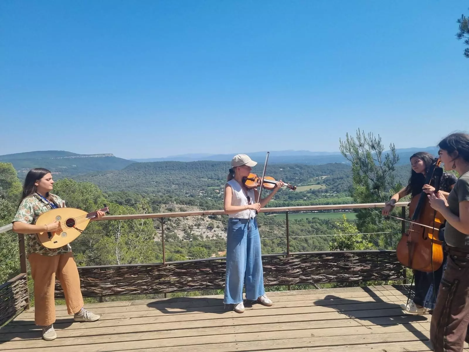 Musiciennes du projet Au Grand Air 2026 aux Carrières de Bibémus avec Val Pré Vert