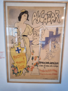 Ancienne affiche de l’Alcazar présentée au Musée d’Histoire de Marseille